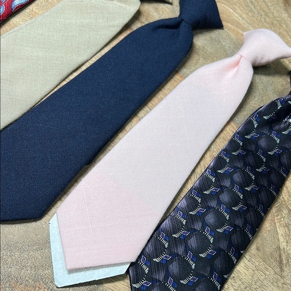 Kids clip ties  - Red, Tan, Navy, Pink, Black - Picture 5 of 9